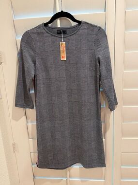 SEED NWT Plaid Shift Dress with Side Stripe - Size Small